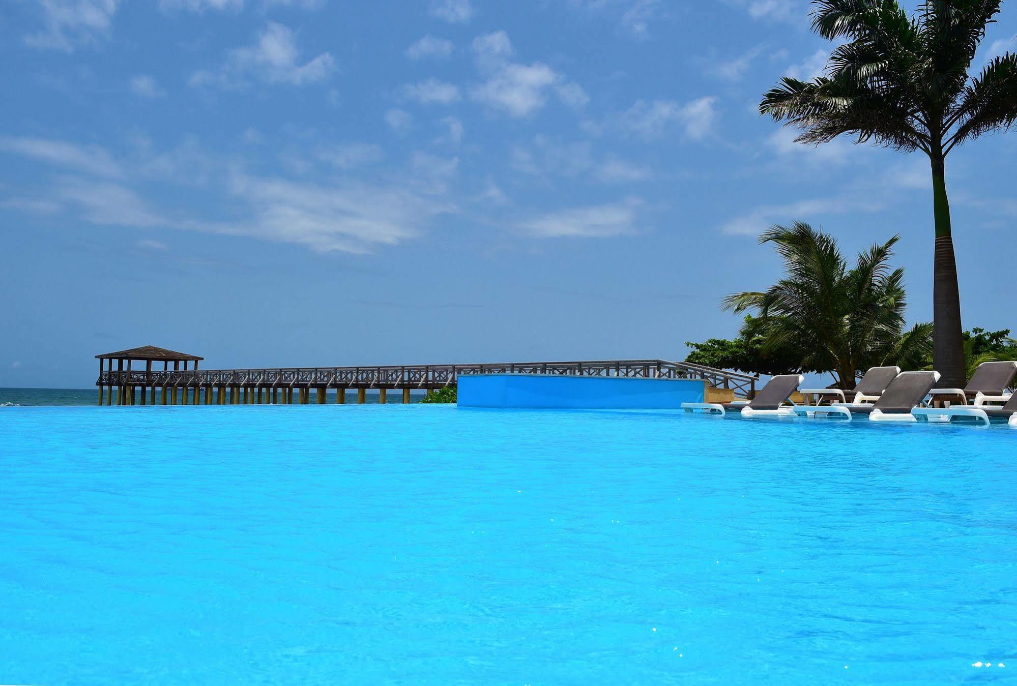 ホテル Pestana サントメ エクステリア 写真